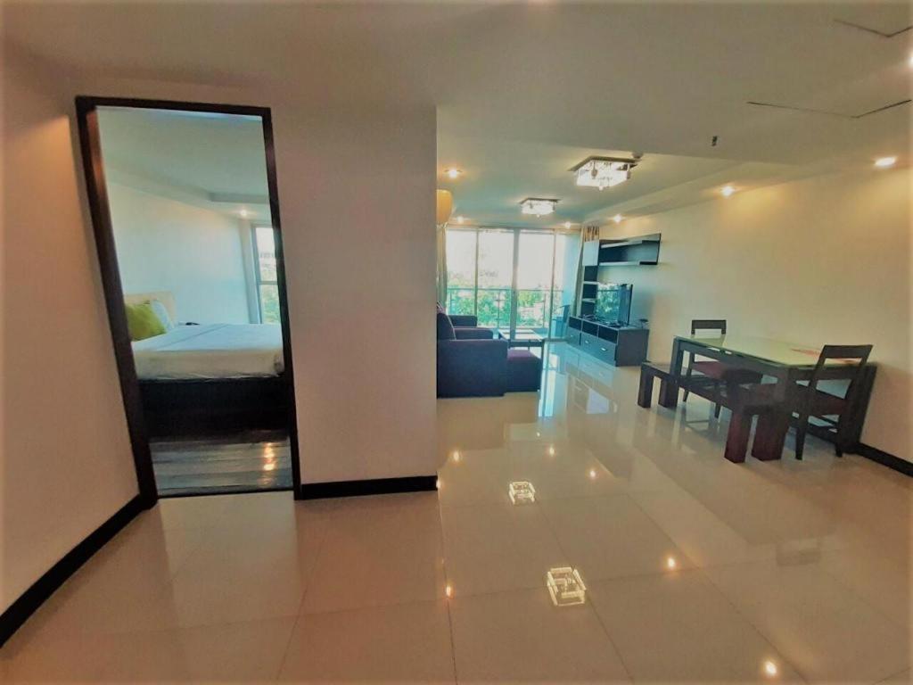 Nice Residence Bangkok Esterno foto